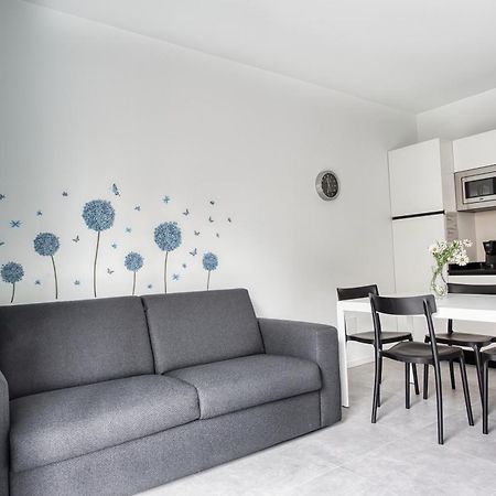 Sleek City Abode In Maciachini Милано Екстериор снимка