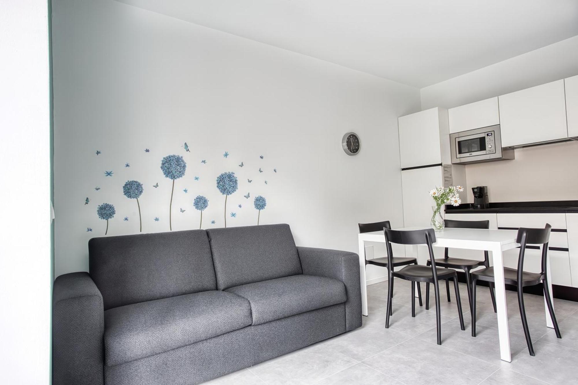 Sleek City Abode In Maciachini Милано Екстериор снимка